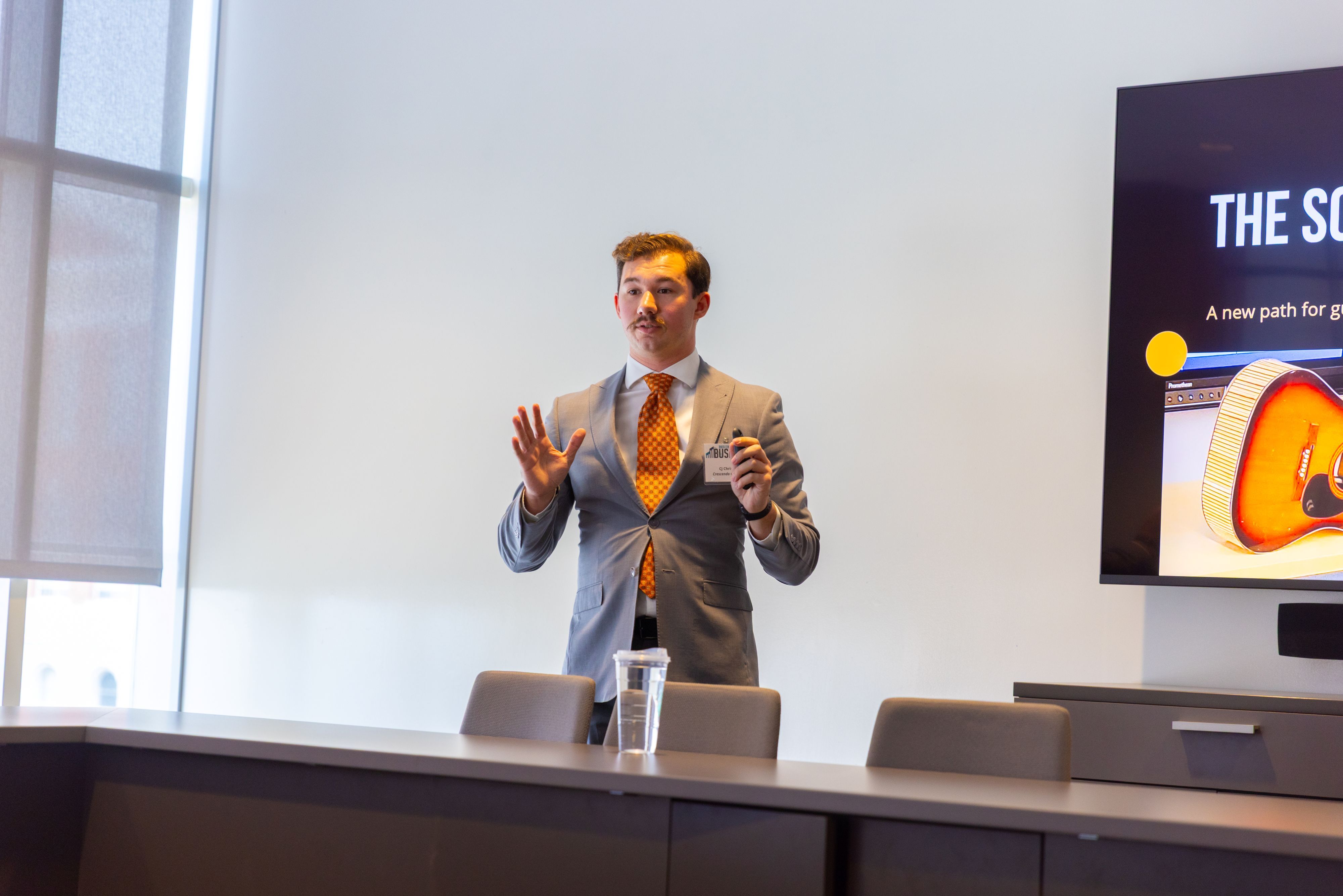 CJ Christe, Crescendo Guitar CJ Christe, Crescendo Guitar