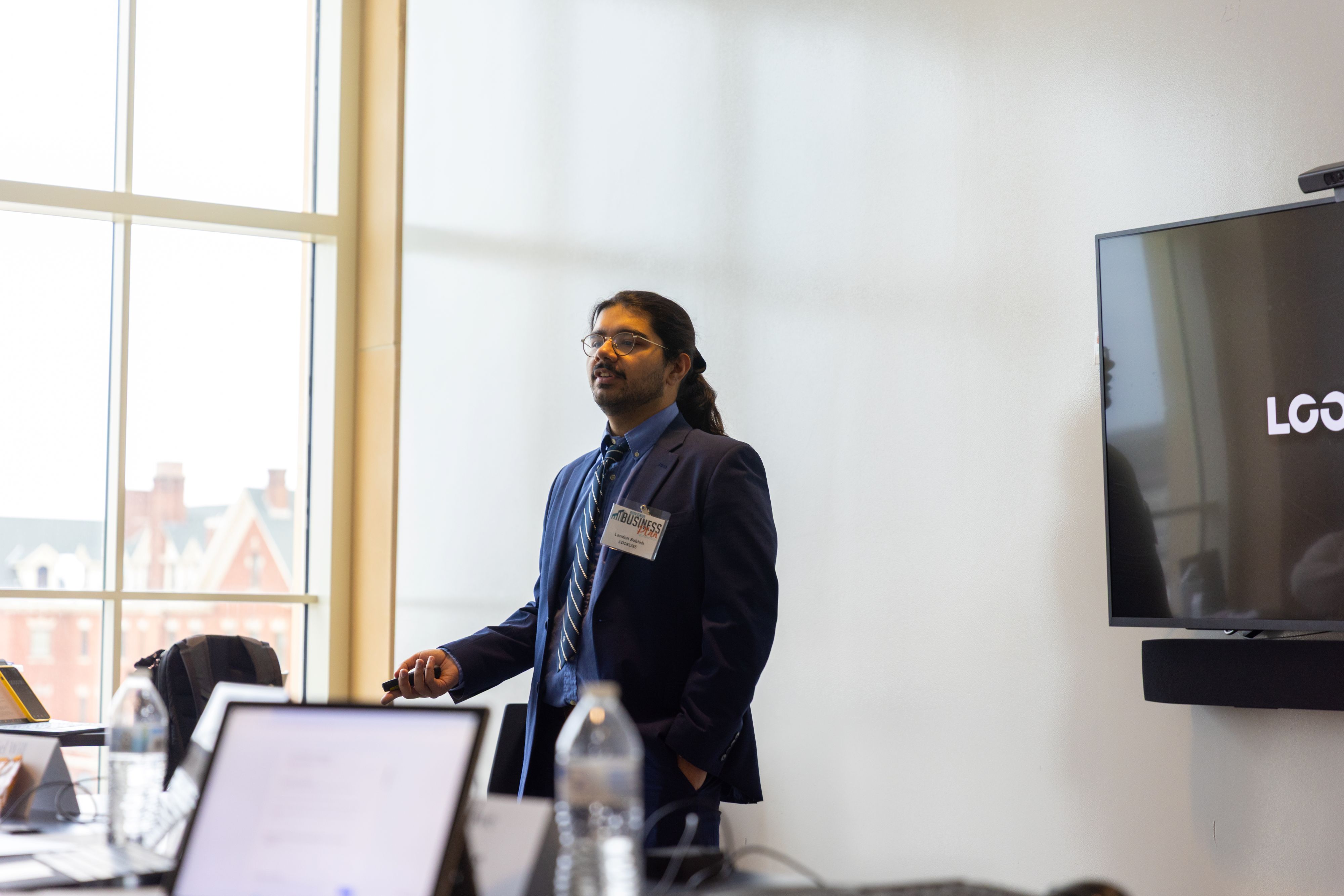 Landon Bakhsh, Looklike Landon Bakhsh, Looklike