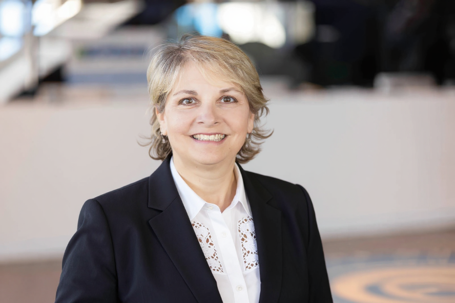 Kristen Hadley headshot Kristen Hadley headshot